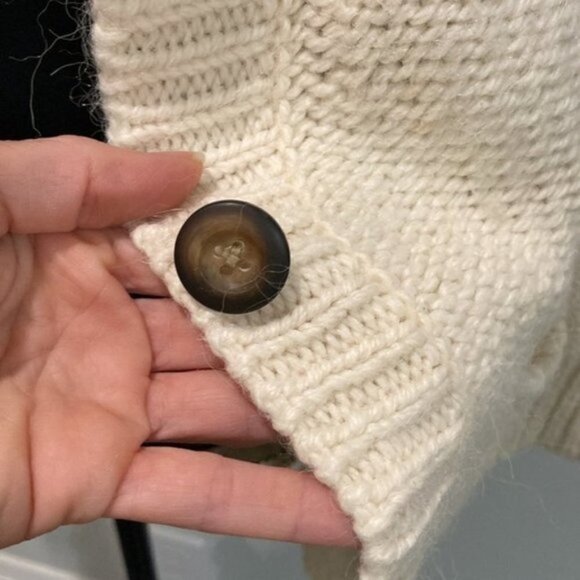 Aritzia Wool Chunky Knit Cardigan - Picture 13 of 16